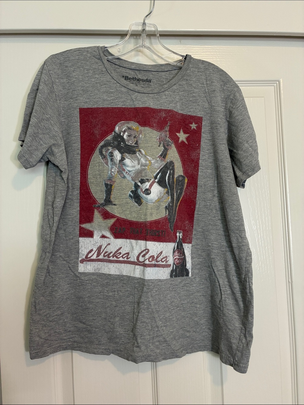 Bethesda Nuka Cola Graphic Tee - Gray unisex